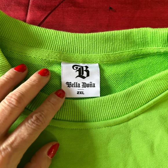 Bella Doña short sleeve  crewneck - Picture 5 of 6